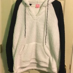 Juniors/women’s panda sweatshirt